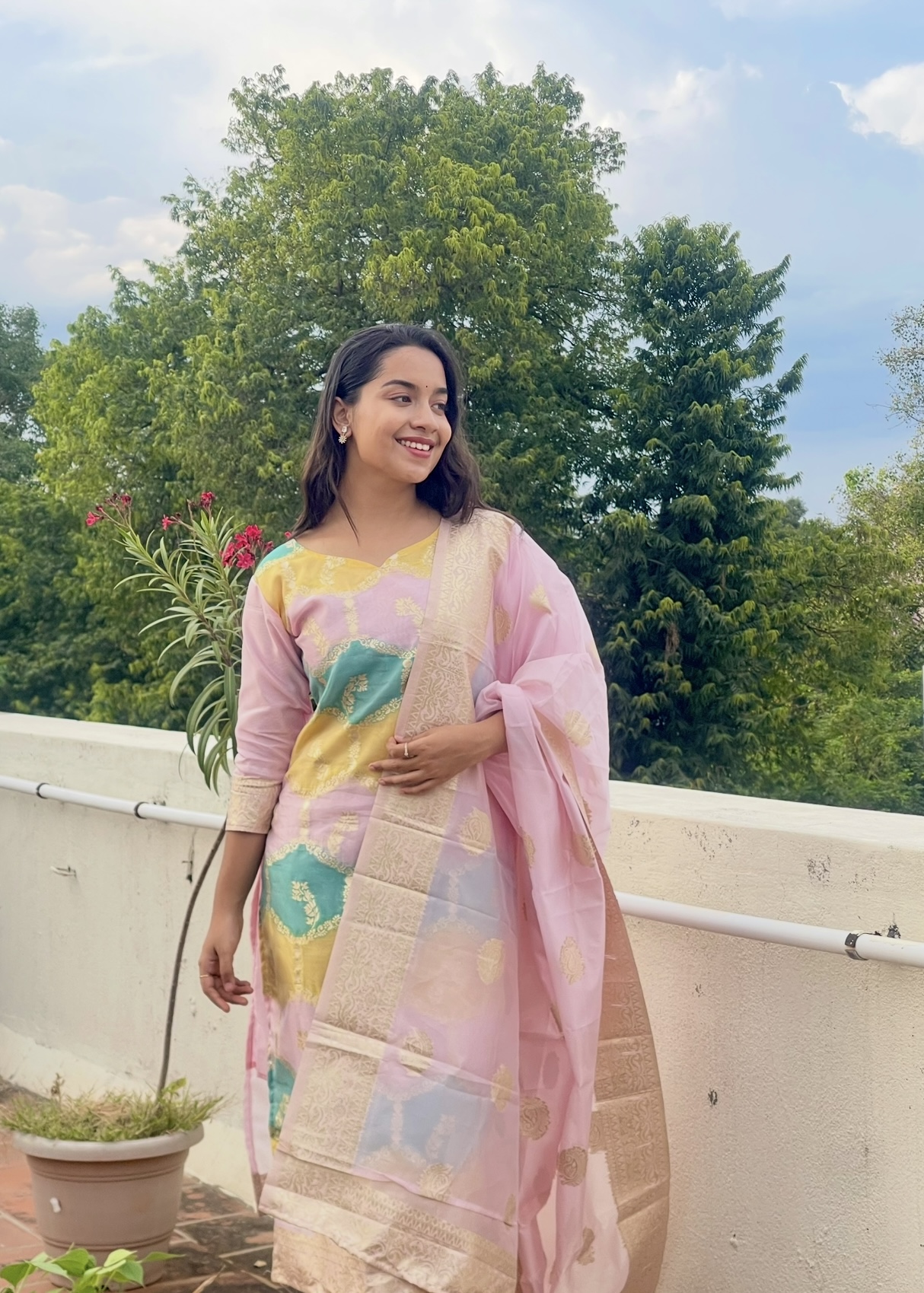 Banarasi Kurti Sets – Pink
