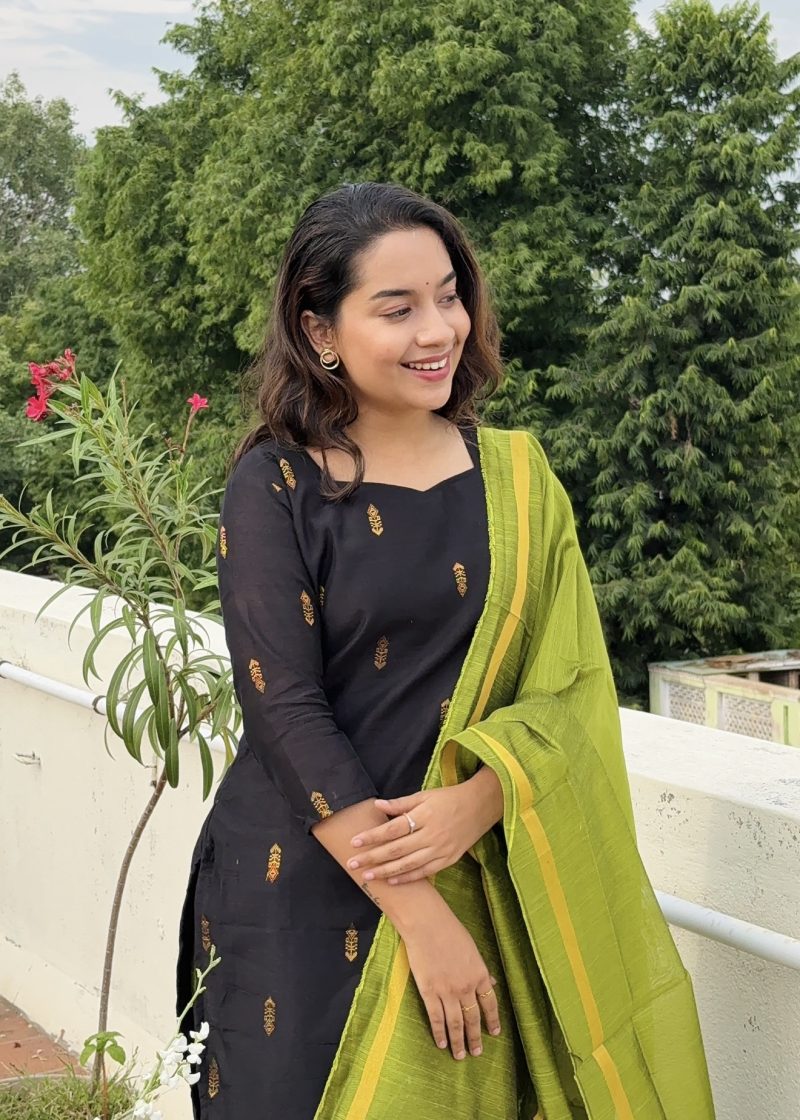 RAW SILK BUTTA SUITS( BLACK& GREEN ) - Image 2