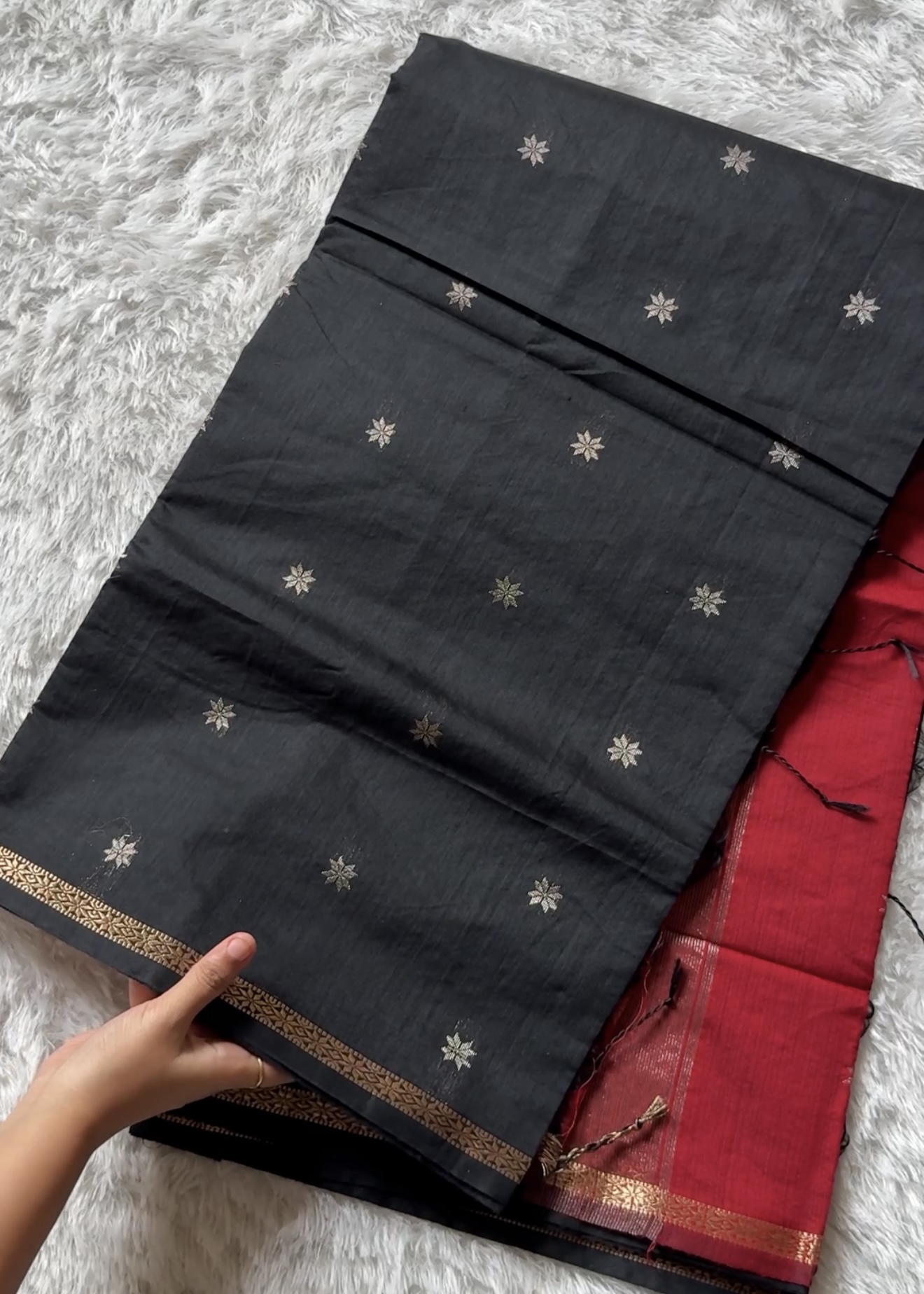 Maheswari Cotton Saree ( Black & Red )