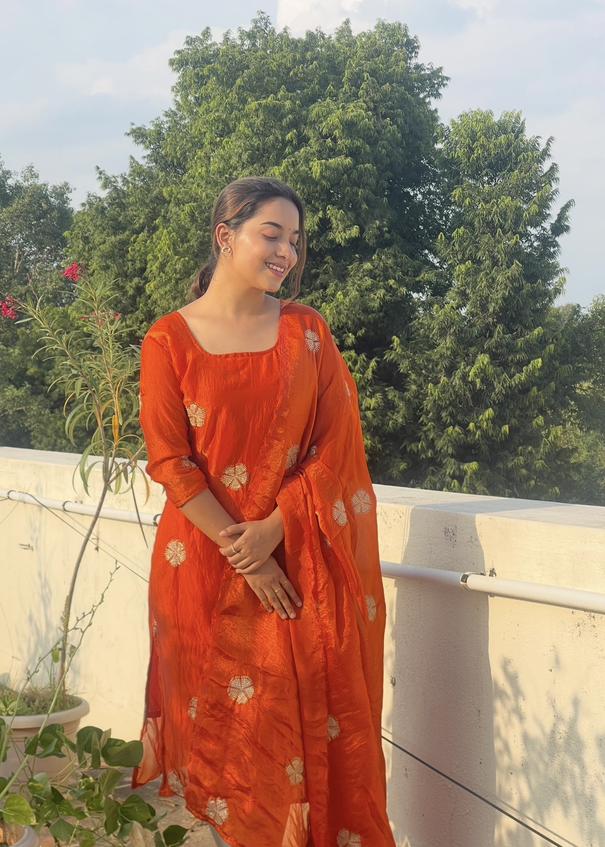 Pure space silk embroidery