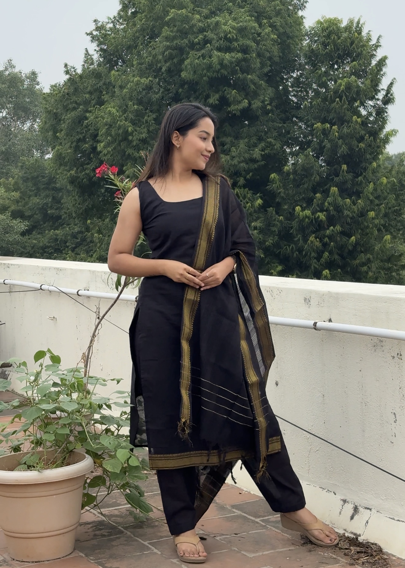 Mangalgiri Suits - Black