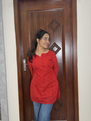 Hakoba short kurti - Red