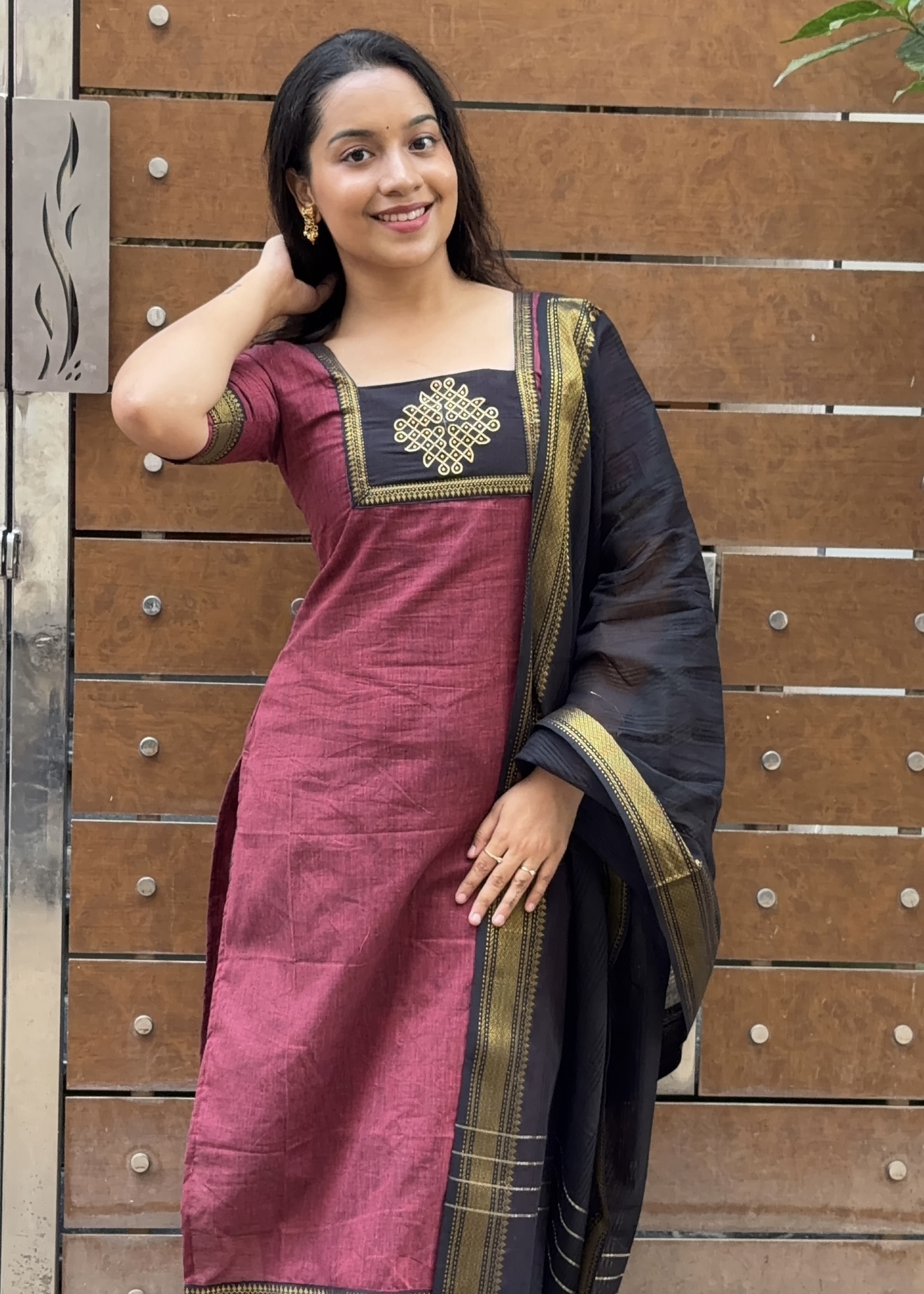 Mangalgiri Kolam Suit- Red & Black