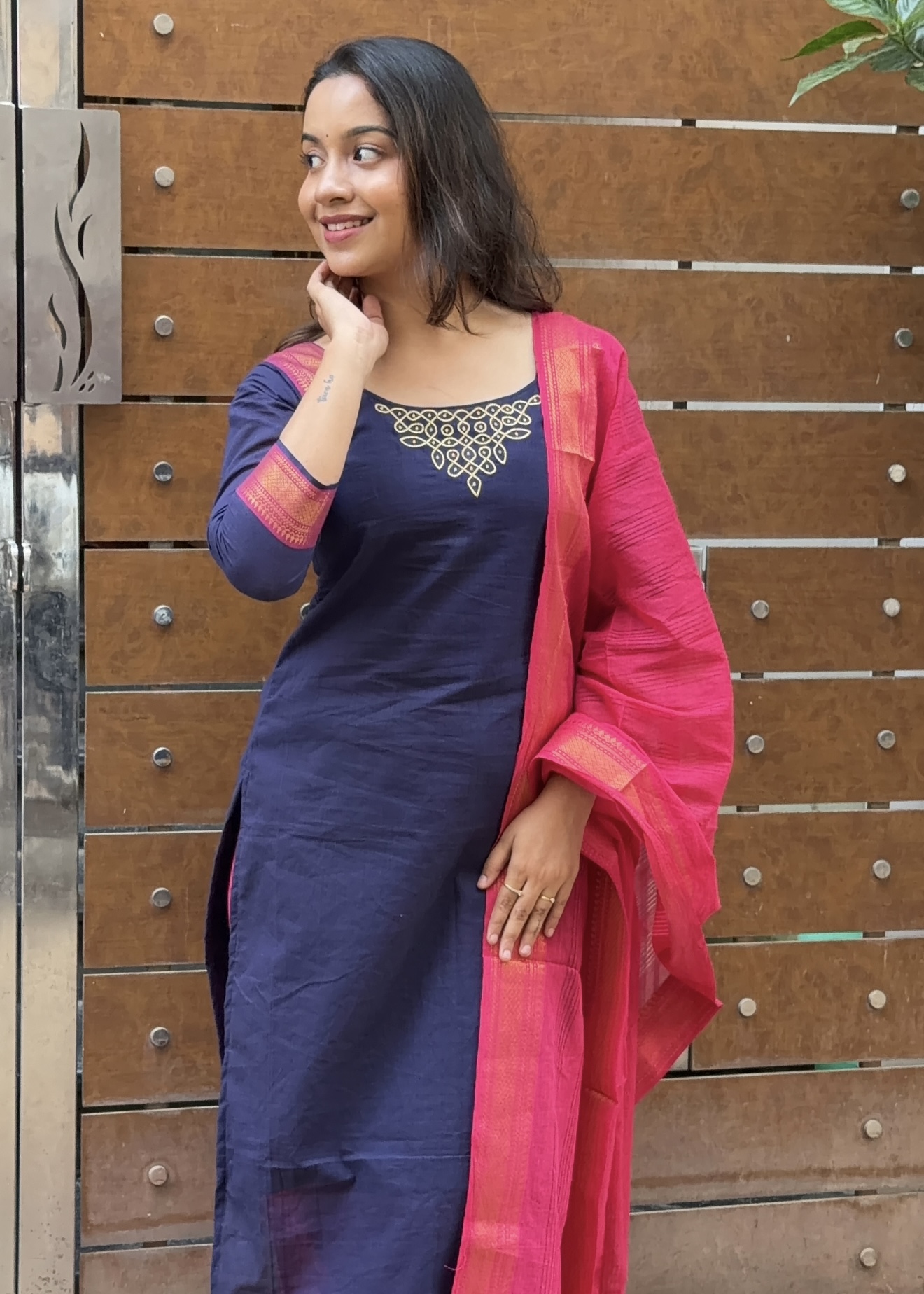 Mangalgiri Kolam Suit - Dark blue & pink - Image 3