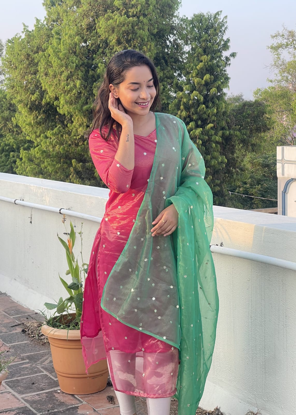 Tissue combo kurti – (Rose + green)